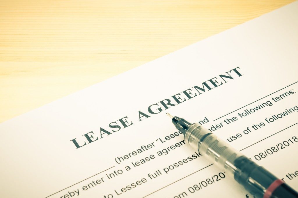 lease agreement contract