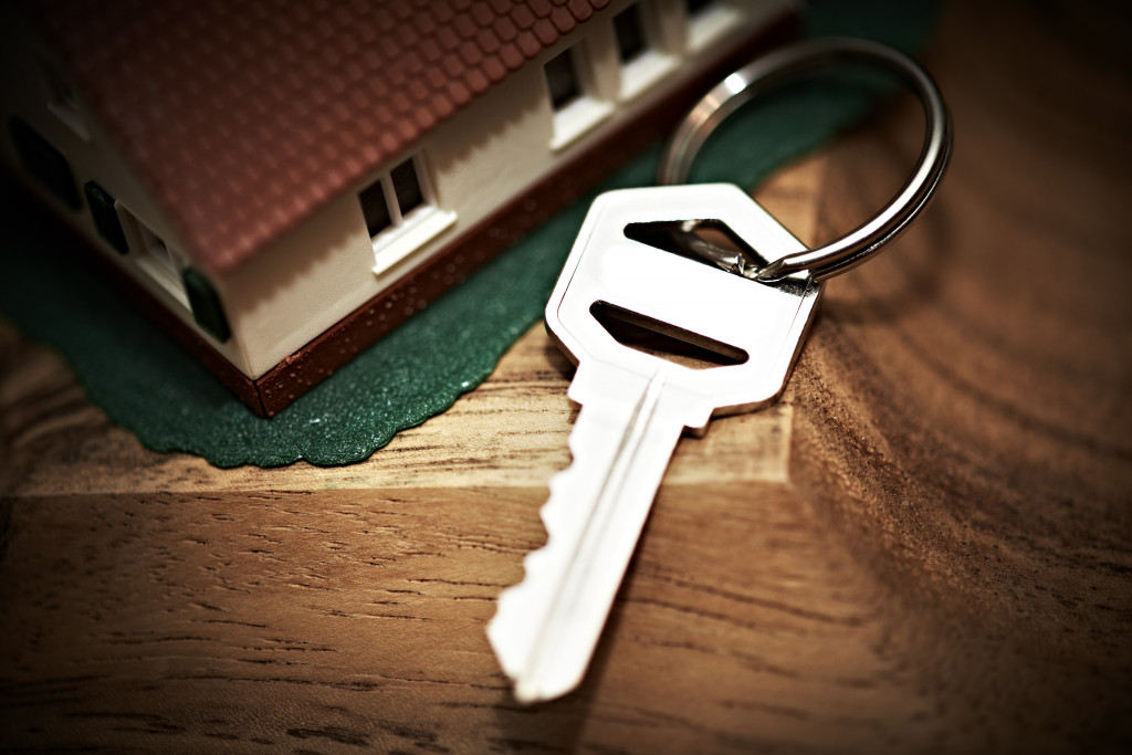 house and key