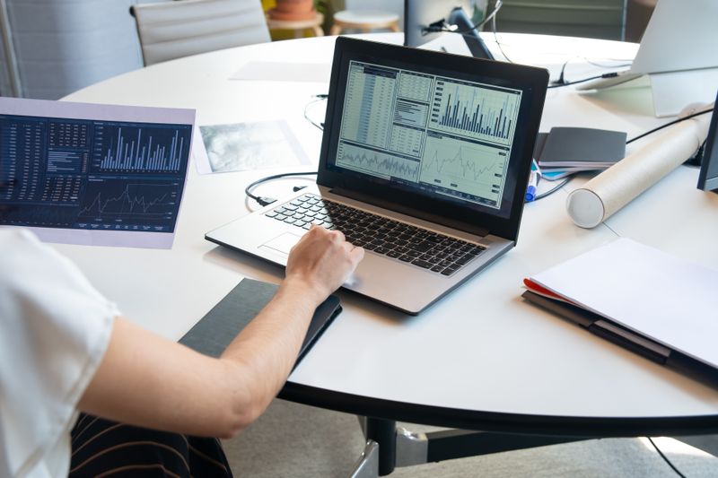 analyzing data analytics